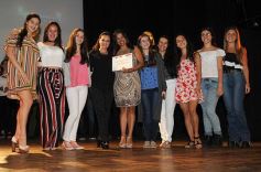 Foto de la galería: La Murga de la Estación se llevó el premio Consagración de los Arandú