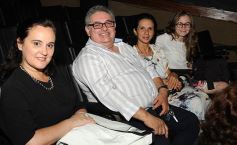 Foto de la galería: La Murga de la Estación se llevó el premio Consagración de los Arandú