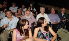 Foto de la galería: La Murga de la Estación se llevó el premio Consagración de los Arandú