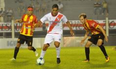 Foto de la galería: Guaraní rescató un empate ante Sarmiento