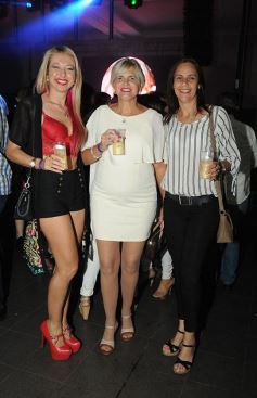 Foto de la galería: La última Noche Retro del Año: un éxito en La Aventura