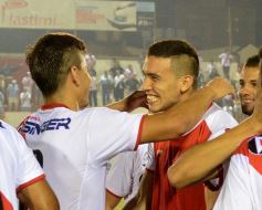 Foto de la galería: Guaraní volvió a sonreír en Villa Sarita