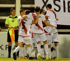 Foto de la galería: Guaraní volvió a sonreír en Villa Sarita