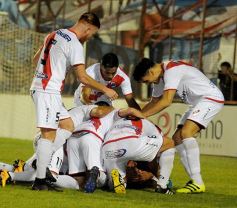 Foto de la galería: Guaraní volvió a sonreír en Villa Sarita