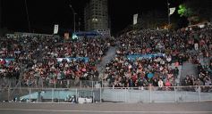 Foto de la galería: El público fue el gran protagonista de la segunda noche del Festival del Litoral