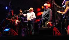 Foto de la galería: El público fue el gran protagonista de la segunda noche del Festival del Litoral