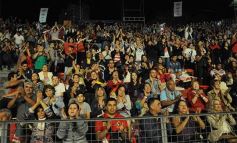 Foto de la galería: El público fue el gran protagonista de la segunda noche del Festival del Litoral