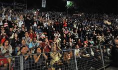 Foto de la galería: El público fue el gran protagonista de la segunda noche del Festival del Litoral