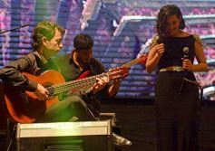 Foto de la galería: El público fue el gran protagonista de la segunda noche del Festival del Litoral