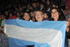 Foto de la galería: El público fue el gran protagonista de la segunda noche del Festival del Litoral