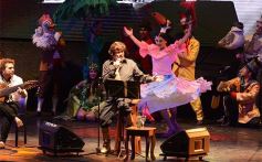 Foto de la galería: El público fue el gran protagonista de la segunda noche del Festival del Litoral