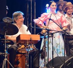 Foto de la galería: El público fue el gran protagonista de la segunda noche del Festival del Litoral