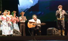 Foto de la galería: El público fue el gran protagonista de la segunda noche del Festival del Litoral