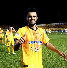 Foto de la galería: Crucero contundente: goleó en Santa Inés