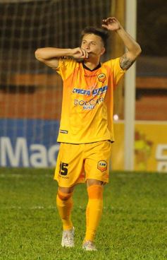 Foto de la galería: Crucero contundente: goleó en Santa Inés