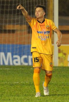 Foto de la galería: Crucero contundente: goleó en Santa Inés