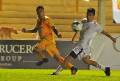 Foto de la galería: Crucero contundente: goleó en Santa Inés