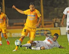 Foto de la galería: Crucero contundente: goleó en Santa Inés