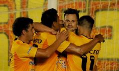 Sixto Fotografías. Deportes. Torneo Federal A - Crucero contundente: goleó en Santa Inés