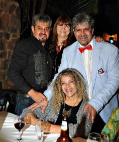 Foto de la galería: El amigo Arnaldo Santa Cruz festejó el cumple a lo grande: familia, amigos y música