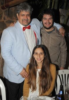 Foto de la galería: El amigo Arnaldo Santa Cruz festejó el cumple a lo grande: familia, amigos y música