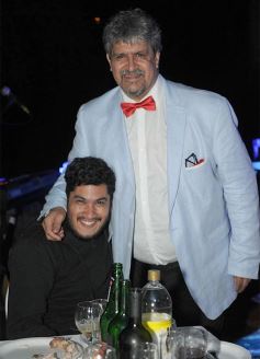 Foto de la galería: El amigo Arnaldo Santa Cruz festejó el cumple a lo grande: familia, amigos y música