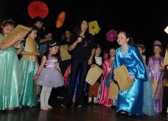 Foto de la galería: Los talentosos mini actores pusieron en escena La Cenicienta en el Vicente Cidade