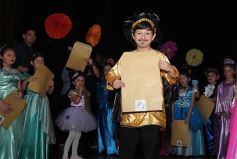 Foto de la galería: Los talentosos mini actores pusieron en escena La Cenicienta en el Vicente Cidade