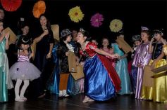 Foto de la galería: Los talentosos mini actores pusieron en escena La Cenicienta en el Vicente Cidade