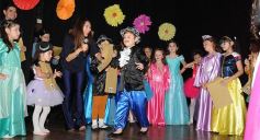 Foto de la galería: Los talentosos mini actores pusieron en escena La Cenicienta en el Vicente Cidade