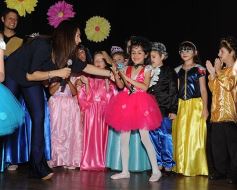 Foto de la galería: Los talentosos mini actores pusieron en escena La Cenicienta en el Vicente Cidade