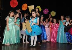 Foto de la galería: Los talentosos mini actores pusieron en escena La Cenicienta en el Vicente Cidade