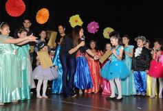 Foto de la galería: Los talentosos mini actores pusieron en escena La Cenicienta en el Vicente Cidade