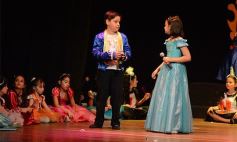 Foto de la galería: Los talentosos mini actores pusieron en escena La Cenicienta en el Vicente Cidade