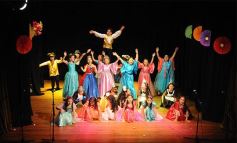 Foto de la galería: Los talentosos mini actores pusieron en escena La Cenicienta en el Vicente Cidade