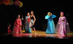 Foto de la galería: Los talentosos mini actores pusieron en escena La Cenicienta en el Vicente Cidade
