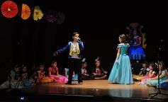 Foto de la galería: Los talentosos mini actores pusieron en escena La Cenicienta en el Vicente Cidade