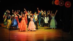 Foto de la galería: Los talentosos mini actores pusieron en escena La Cenicienta en el Vicente Cidade