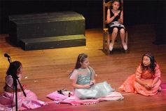 Foto de la galería: Los talentosos mini actores pusieron en escena La Cenicienta en el Vicente Cidade