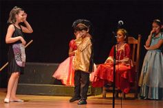 Foto de la galería: Los talentosos mini actores pusieron en escena La Cenicienta en el Vicente Cidade