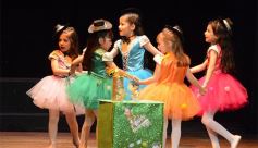 Foto de la galería: Los talentosos mini actores pusieron en escena La Cenicienta en el Vicente Cidade