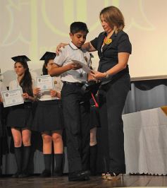 Foto de la galería: Cierre de año y colación de los chicos del Colegio del Carmen en el Centro de Convenciones