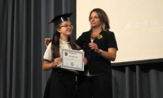 Foto de la galería: Cierre de año y colación de los chicos del Colegio del Carmen en el Centro de Convenciones