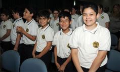 Foto de la galería: Cierre de año y colación de los chicos del Colegio del Carmen en el Centro de Convenciones