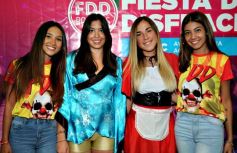 Foto de la galería: Un multitud de amigos en Posadas