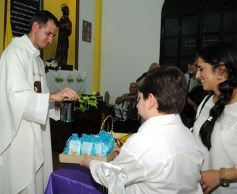 Foto de la galería: Primera Comunión para 25 chicos de la Capilla San Ignacio Loyola
