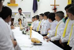 Foto de la galería: Primera Comunión para 25 chicos de la Capilla San Ignacio Loyola