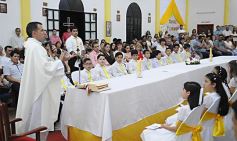 Foto de la galería: Primera Comunión para 25 chicos de la Capilla San Ignacio Loyola