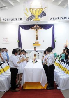 Foto de la galería: Primera Comunión para 25 chicos de la Capilla San Ignacio Loyola