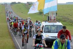 Foto de la galería: Conmovedora muestra de fe: los ciclistas que llevaron su amor por la Virgen a Itatí